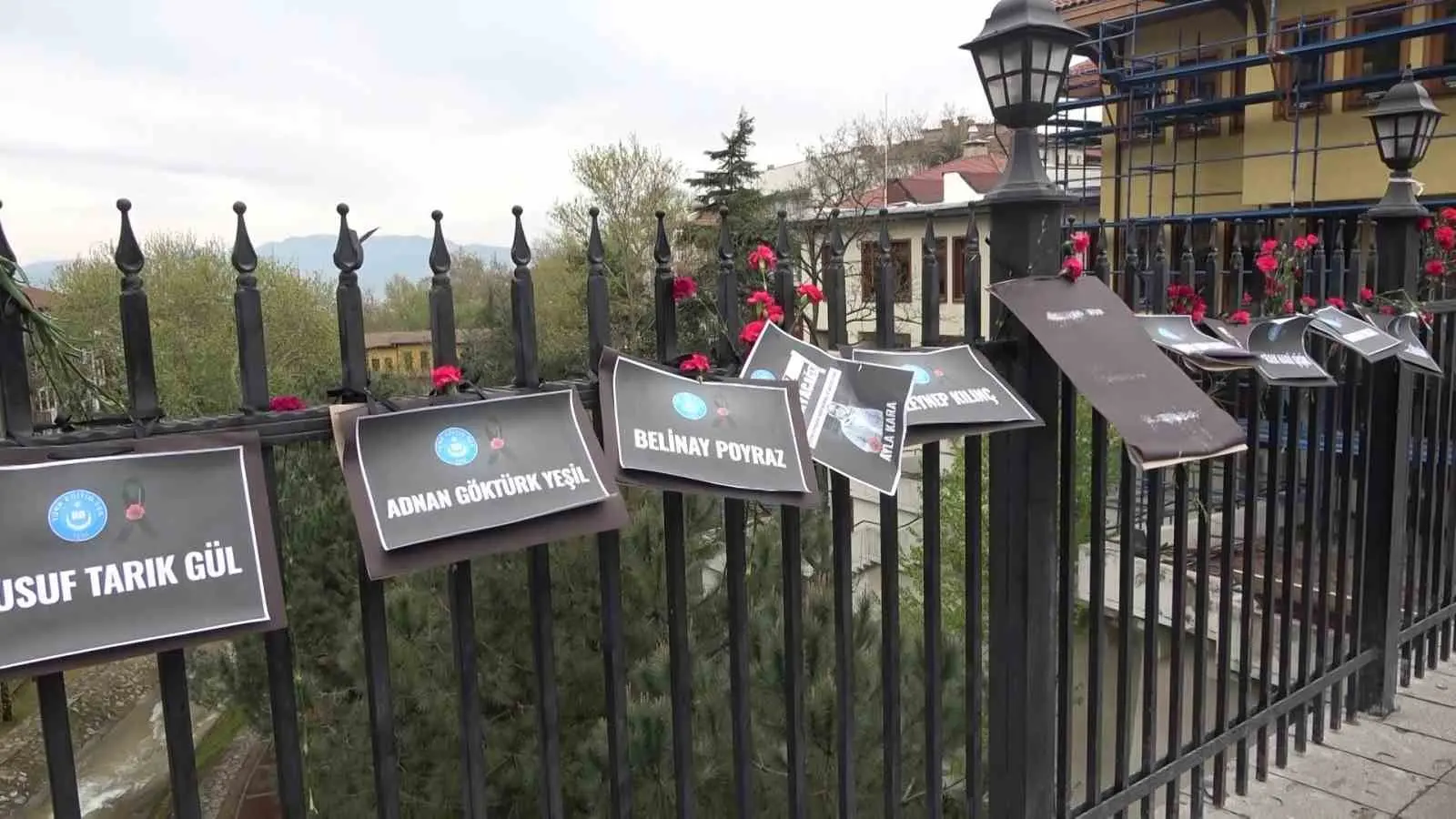 Kahramanmaraş’ta yaşanan okul saldırısında hayatını kaybeden öğretmen ve öğrenciler, Bursa’da