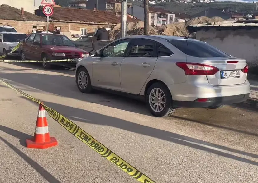 Bursa’nın Gemlik ilçesinde silahlı saldırıya uğrayan bir kişi, yaralı halde