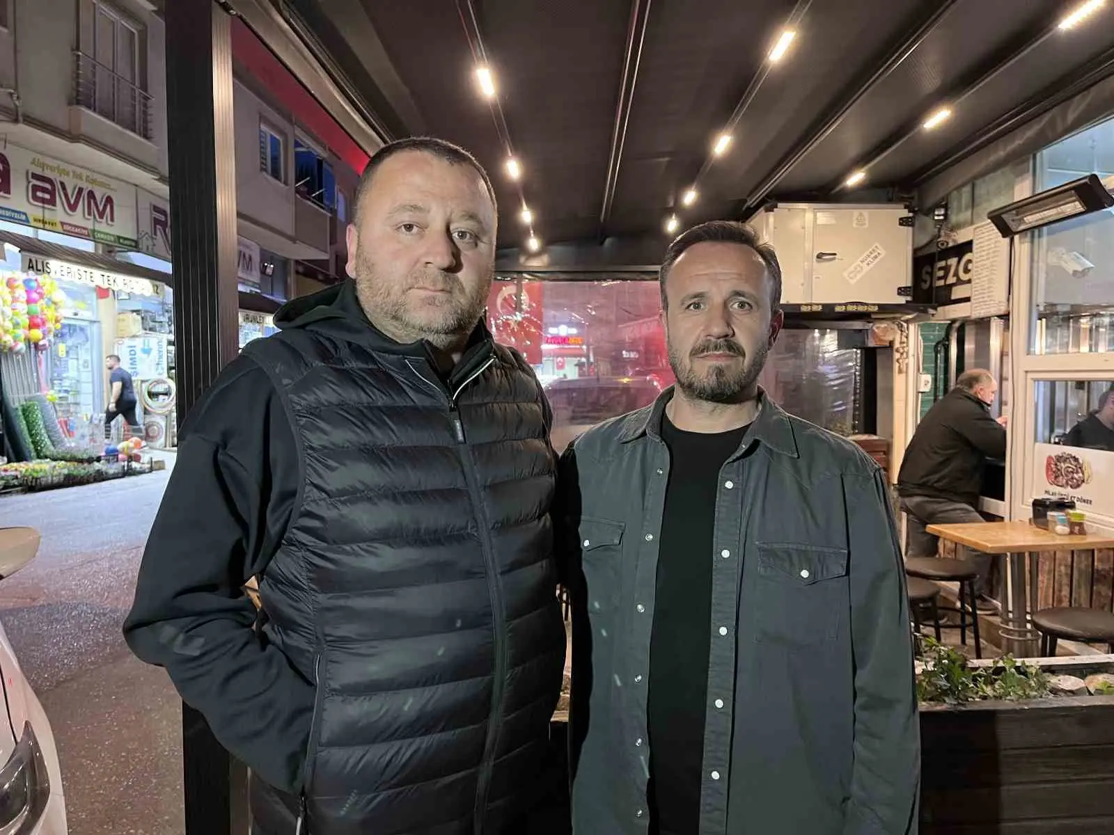 Bursa’da boğazına yemek kaçan 65 yaşındaki vatandaş, esnafın Heimlich manevrasıyla