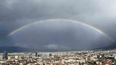 Bursa’da etkili olan yağışın ardından ortaya çıkan gökkuşağı görsel şölen