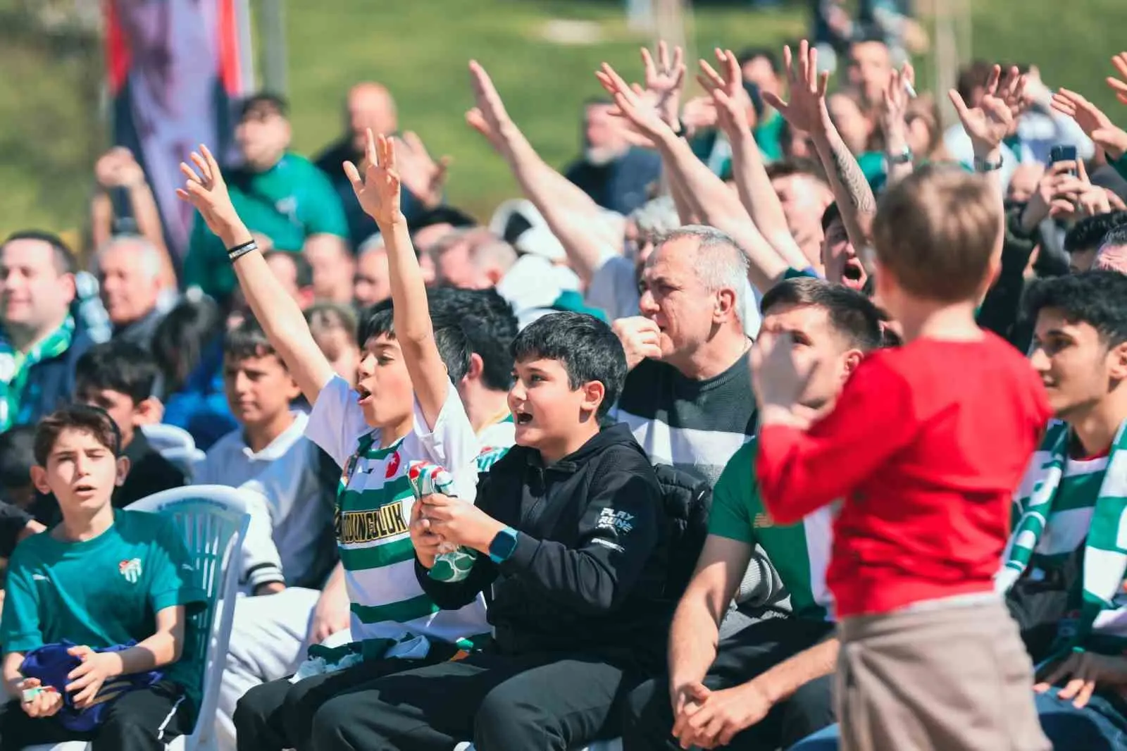 Bursaspor’un TFF 2. Lig’de Ankara Demirspor ile Eskişehir’de oynadığı kritik