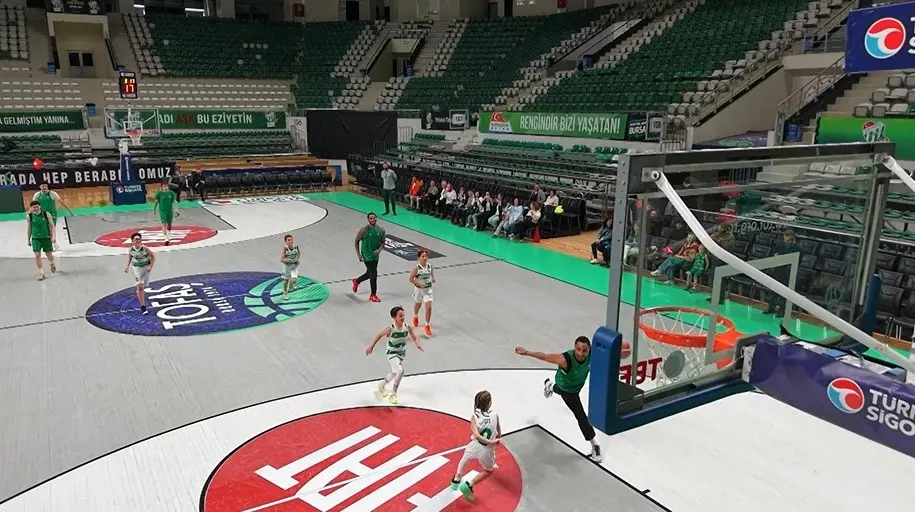 23 Nisan Ulusal Egemenlik ve Çocuk Bayramı kapsamında Bursaspor Basketbol