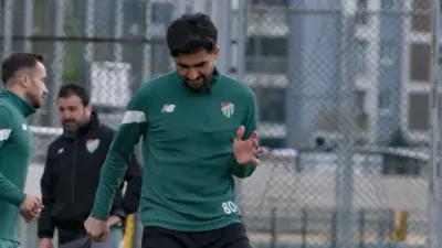 Bursaspor deplasmanda oynayacağı Ankara Demirspor maçı öncesi hazırlıklara start verdi.