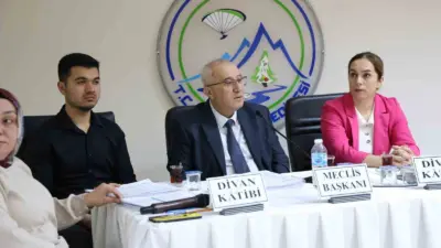 Çameli Belediye Başkanı Cengiz Arslan başkanlığında yapılan toplantıda bütçe revizyonundan