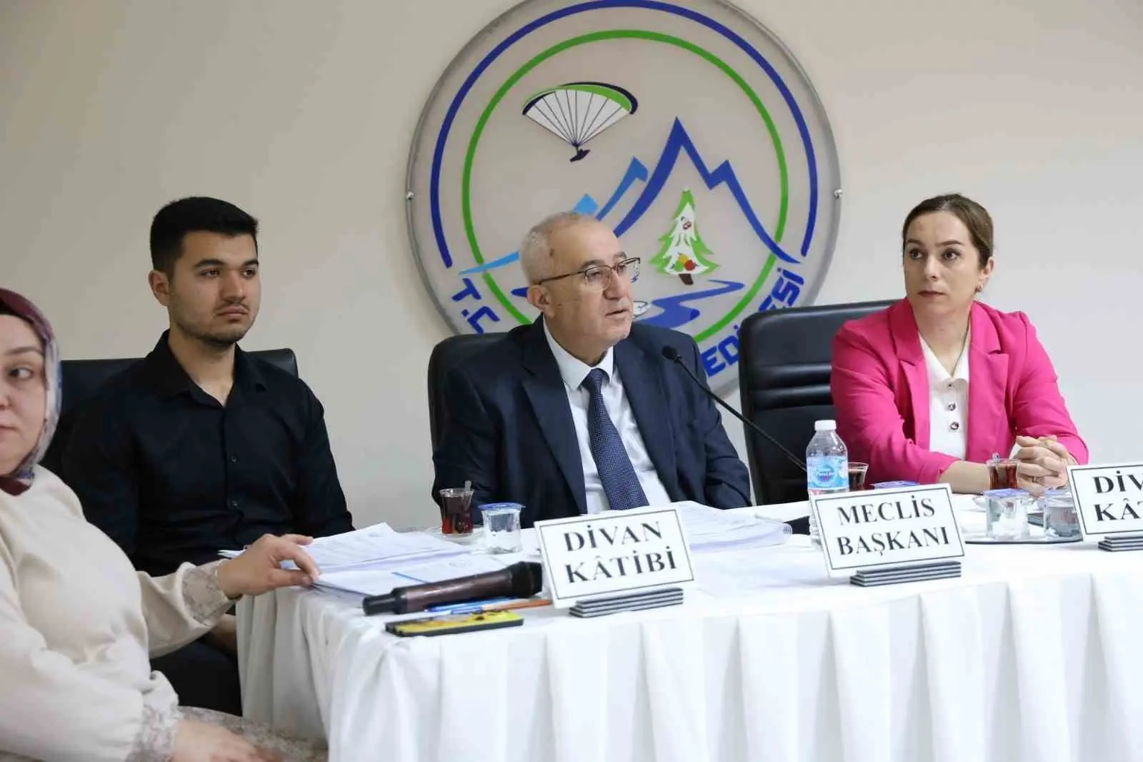 Çameli Belediye Başkanı Cengiz Arslan başkanlığında yapılan toplantıda bütçe revizyonundan