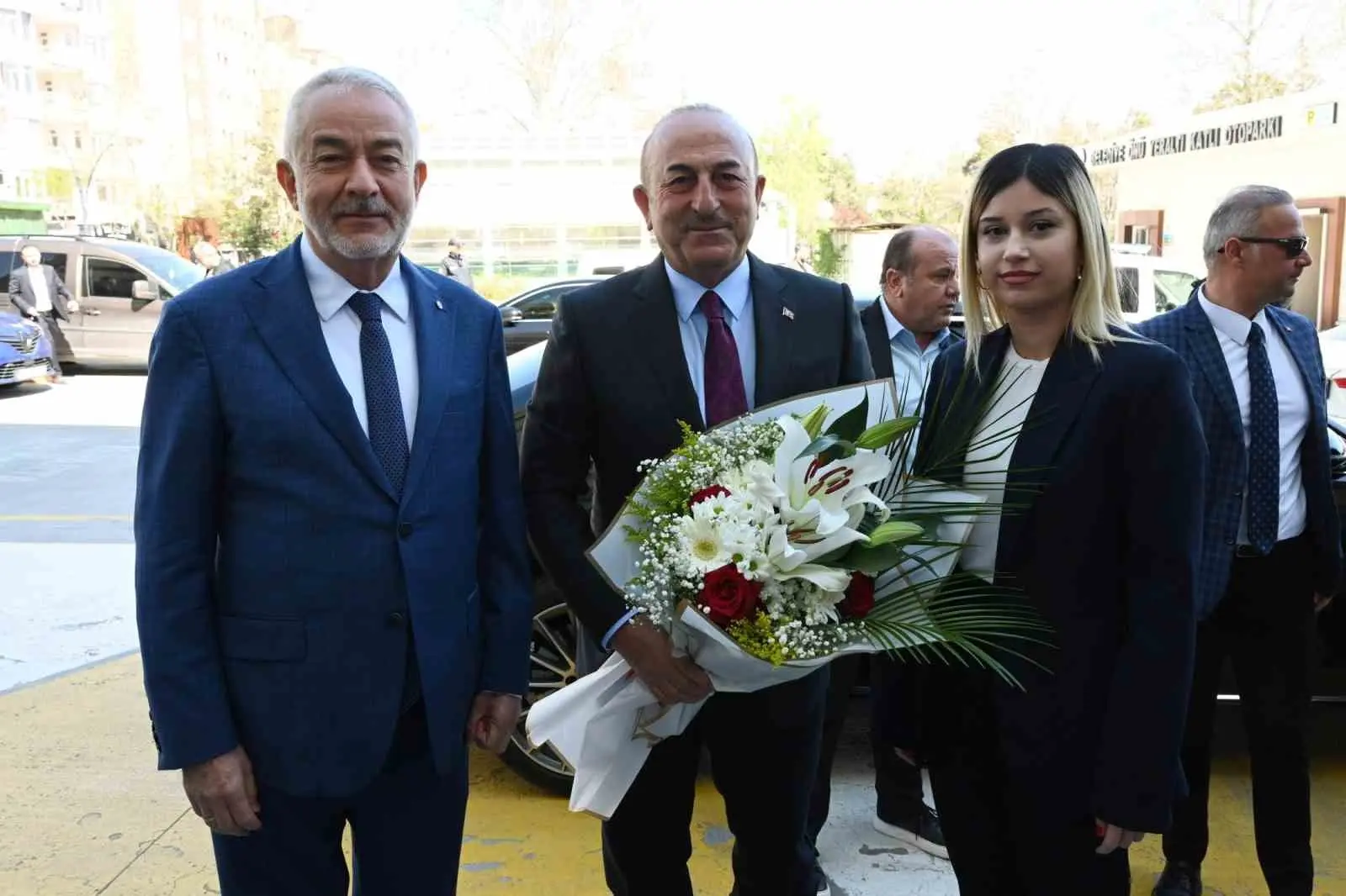 Isparta Belediye Başkanı Şükrü Başdeğirmen’i makamında ziyaret eden önceki dönem