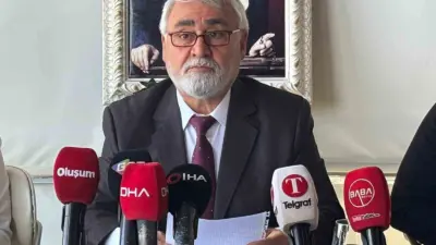 CHP Şehitkamil İlçe Başkanı Hurşit Yıldırım, düzenlediği basın toplantısında partisine