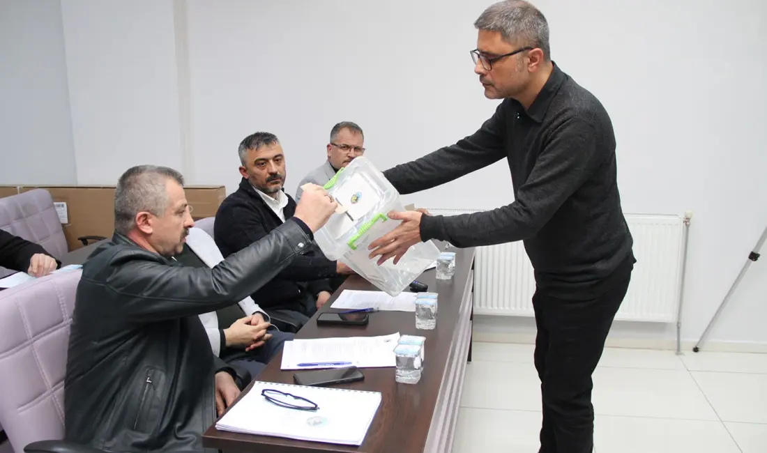 Kula Belediyesi’nin nisan ayı olağan meclis toplantısında encümen ve ihtisas