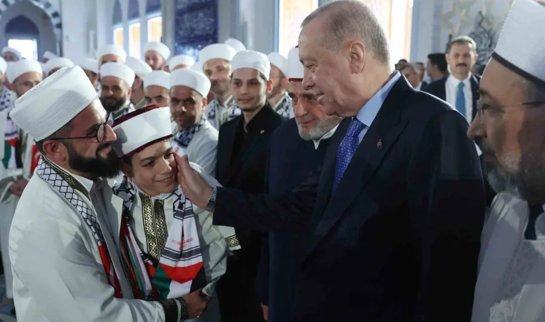 Cumhurbaşkanı Erdoğan, Büyük Çamlıca Camii’nde gerçekleştirilen 333 hafızın icazet aldığı,