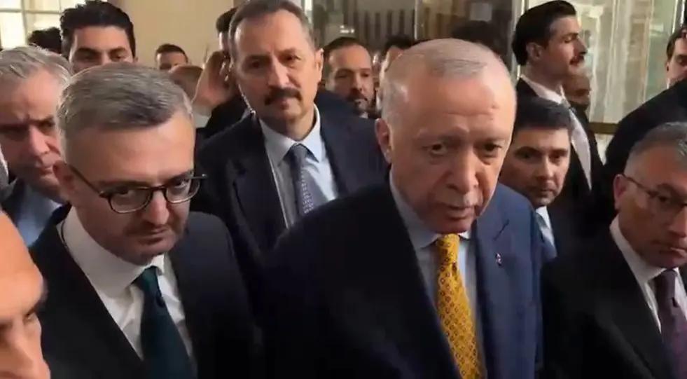 Cumhurbaşkanı Recep Tayyip Erdoğan, bir basın mensubunun genel seçimlerin zamanında