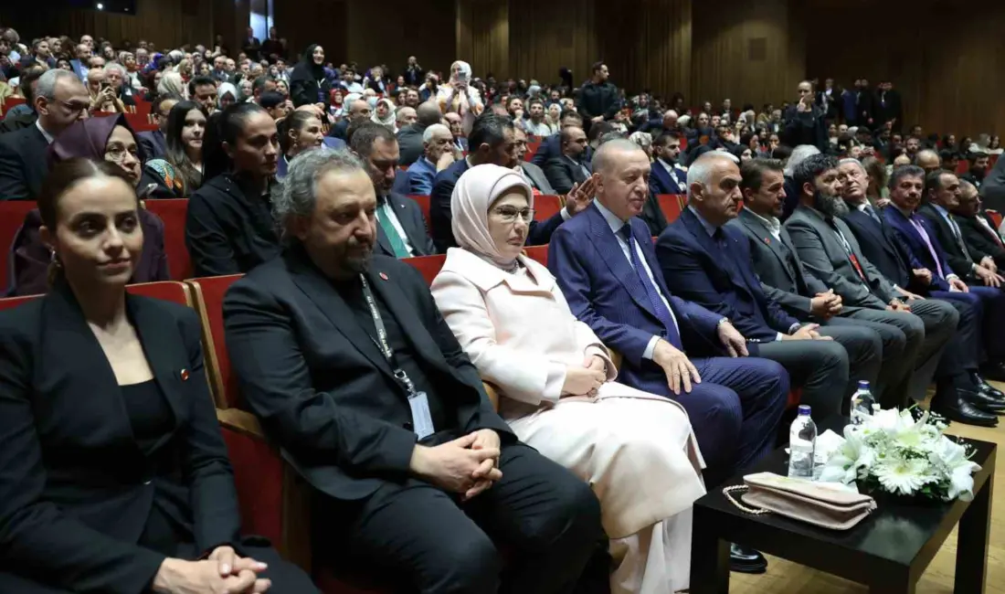 Cumhurbaşkanı Recep Tayyip Erdoğan, ünlü şair ve mütefekkir Necip Fazıl