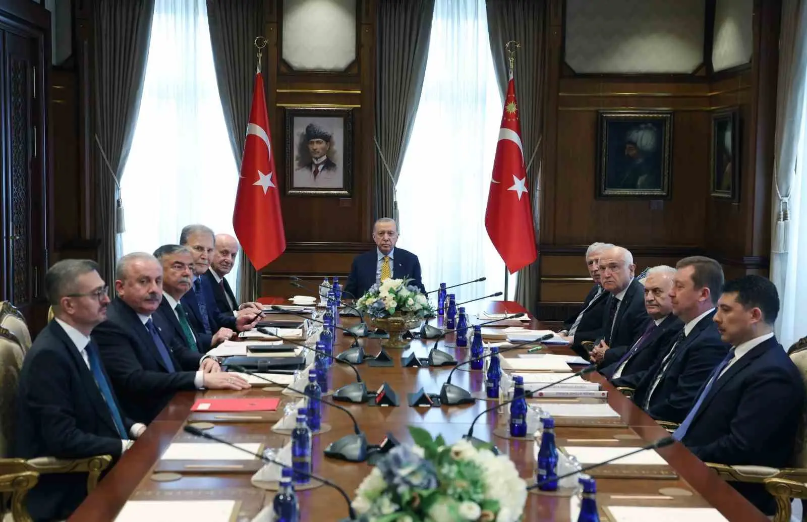 Cumhurbaşkanı Recep Tayyip Erdoğan başkanlığında, Cumhurbaşkanlığı Yüksek İstişare Kurulu (YİK)