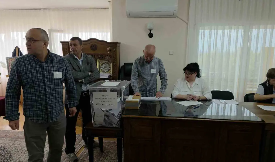 Edirne’de Talatpaşa Caddesindeki Bulgaristan Edirne Başkonsolosluğu binasında oy verme işlemi