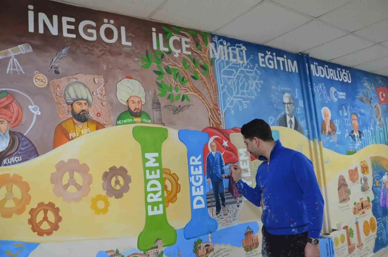 Bursa’nın İnegöl ilçesinde engelli bir öğretmen, Türkiye Yüzyılı Maarif Modeli