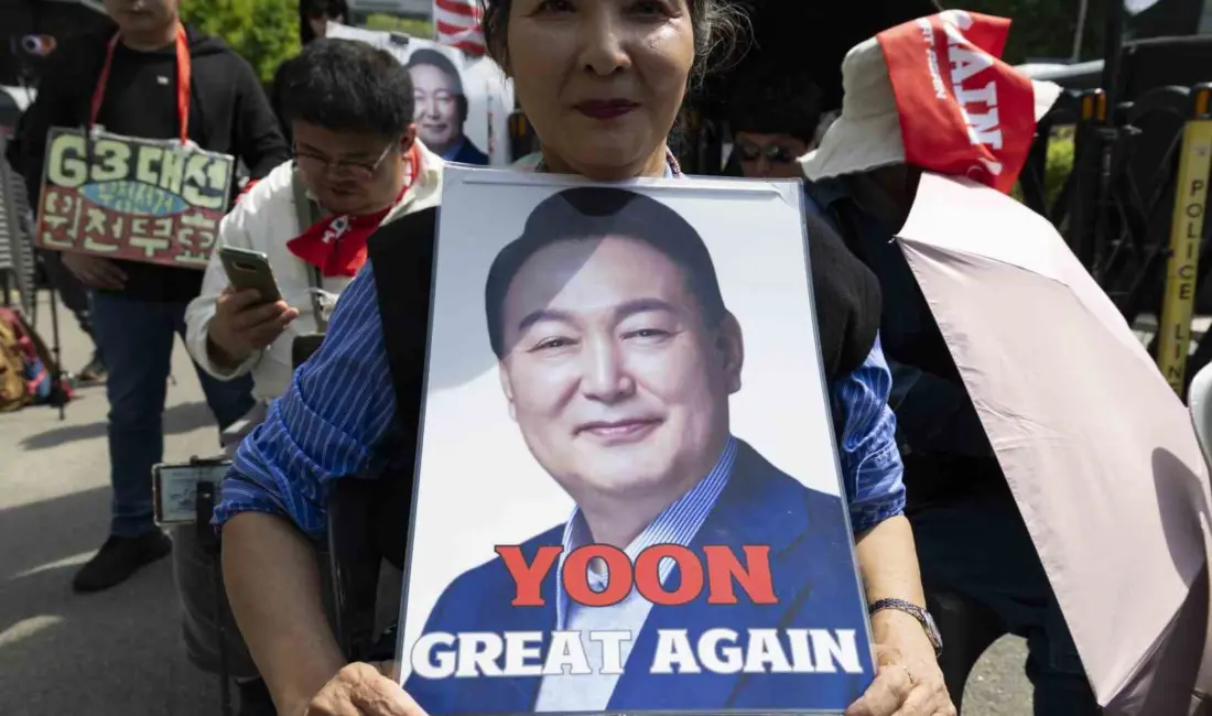Eski Güney Kore Devlet Başkanı Yoon Suk Yeol’a sıkıyönetim girişiminin