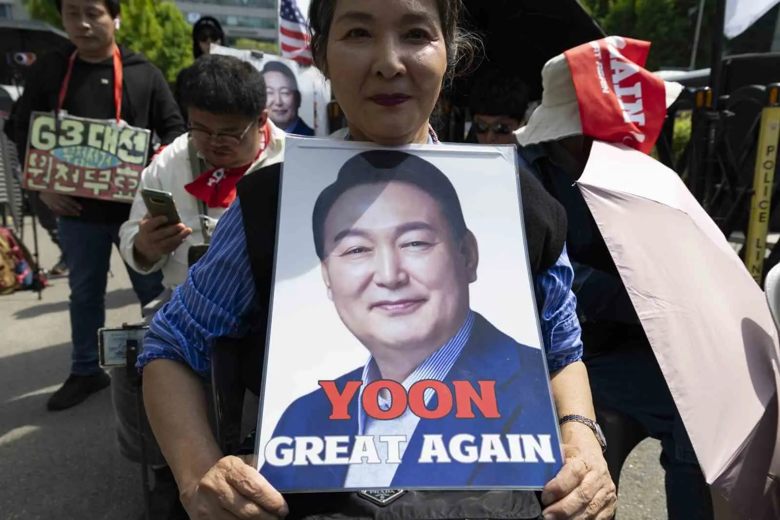 Eski Güney Kore Devlet Başkanı Yoon Suk Yeol’a sıkıyönetim girişiminin