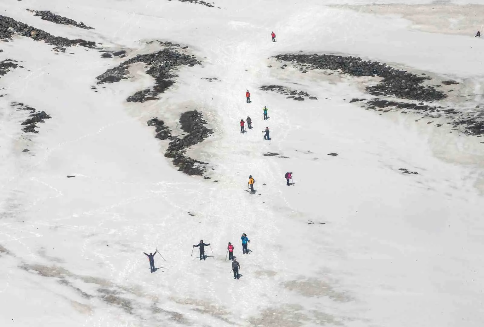 Nepal’deki Everest Dağı rehberleri, zirveye tırmanan dağcıların yemeklerine karbonat koyarak