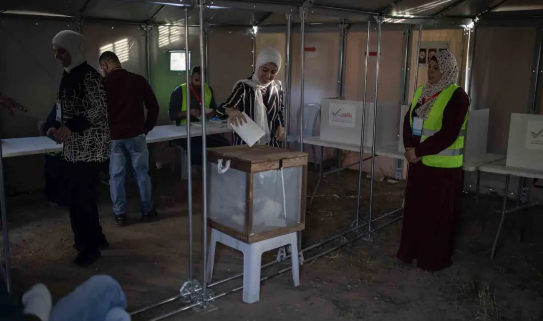 Filistin’de yerel yönetimleri belirlemek üzere oy verme işlemi yerel saatle