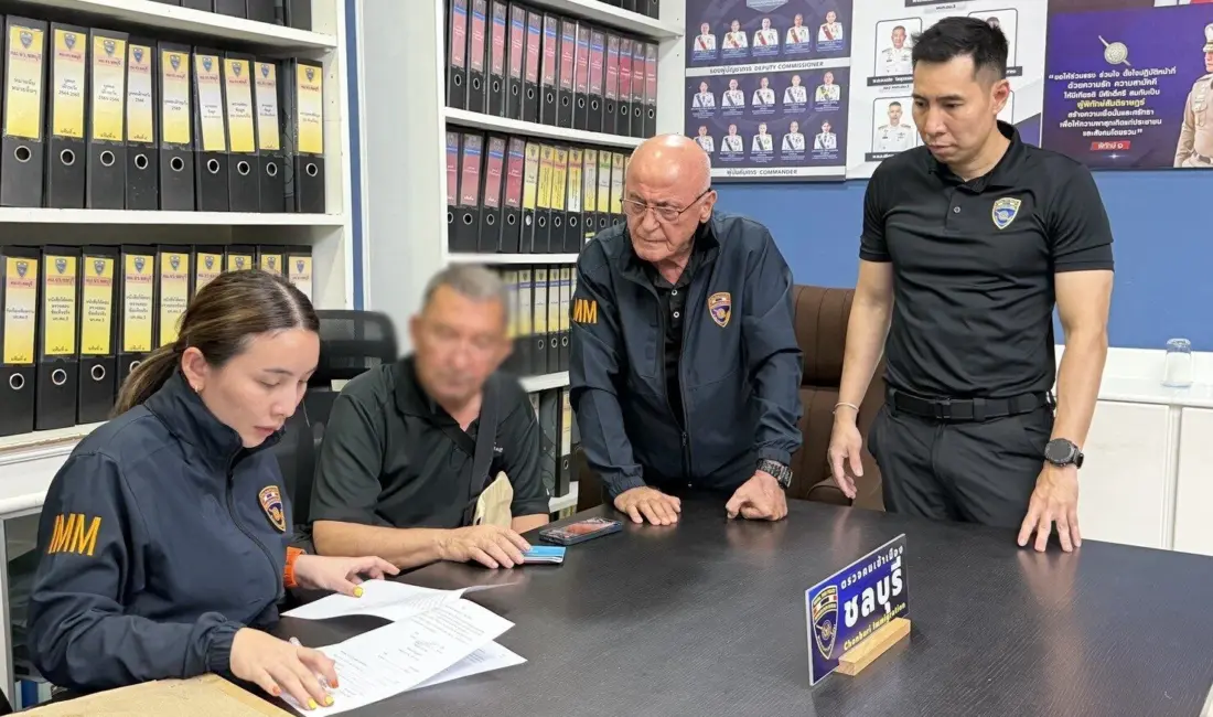 Türkiye’de 6 Şubat 2023’te meydana gelen depremlerde Adana’da yıkılan bir