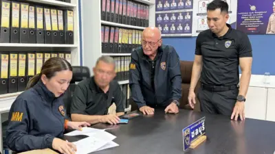 Türkiye’de 6 Şubat 2023’te meydana gelen depremlerde Adana’da yıkılan bir