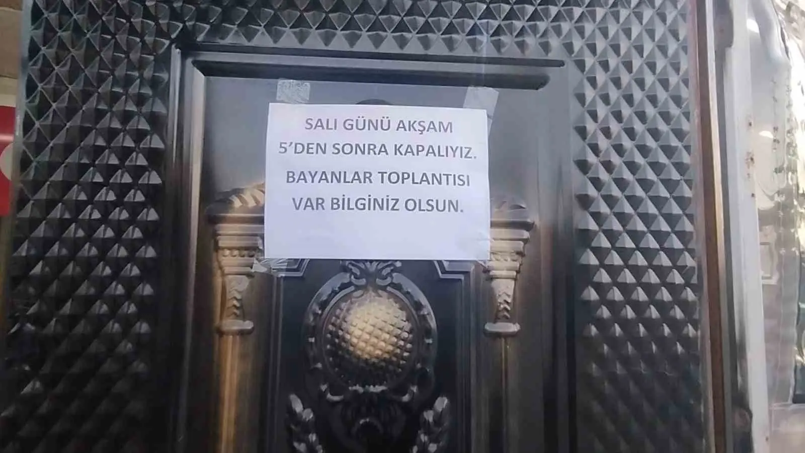 Bursa’nın İnegöl ilçesinde Ertuğrulgazi Mahallesi Muhtarı Yıldız Cabir, seçim dönemindeki
