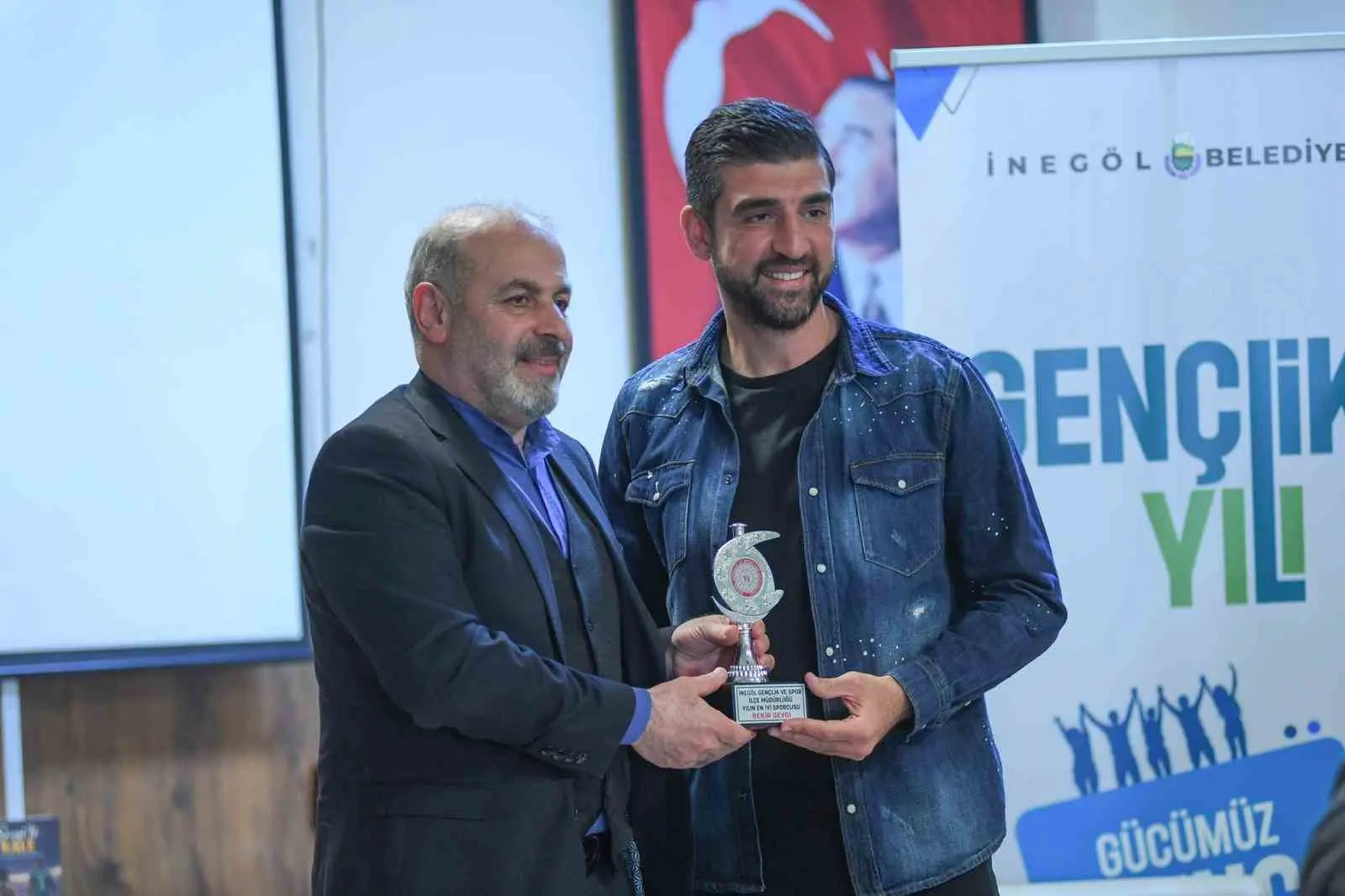 Sultan Su İnegölspor’un başarılı kalecisi Bekir Sevgi, İnegöl Gençlik ve