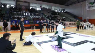 İnegöl’de Milli Eğitim Müdürlüğü tarafından “Geleceği Gençler Kodluyor” sloganıyla düzenlenen