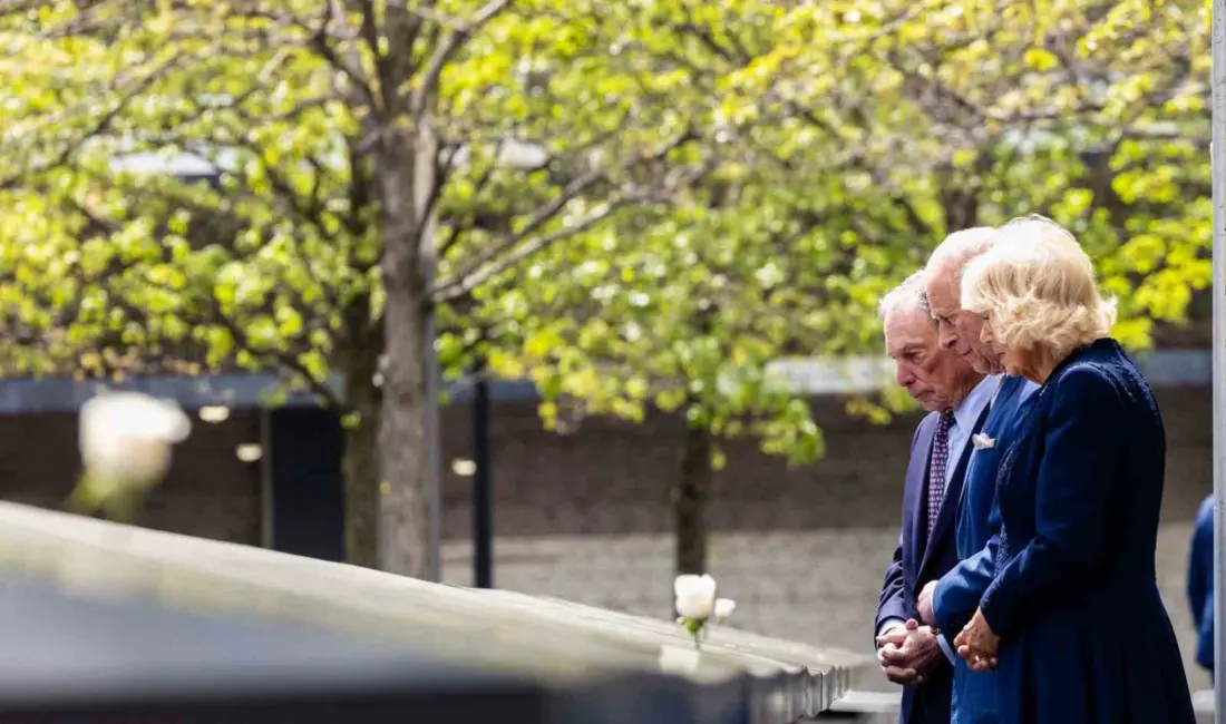 İngiltere Kralı Charles ve eşi Kraliçe Camilla, 11 Eylül anıtını