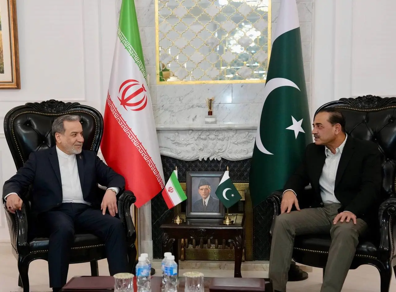 İran Dışişleri Bakanı Abbas Arakçi, İslamabad’da Pakistan Genelkurmay Başkanı Mareşal