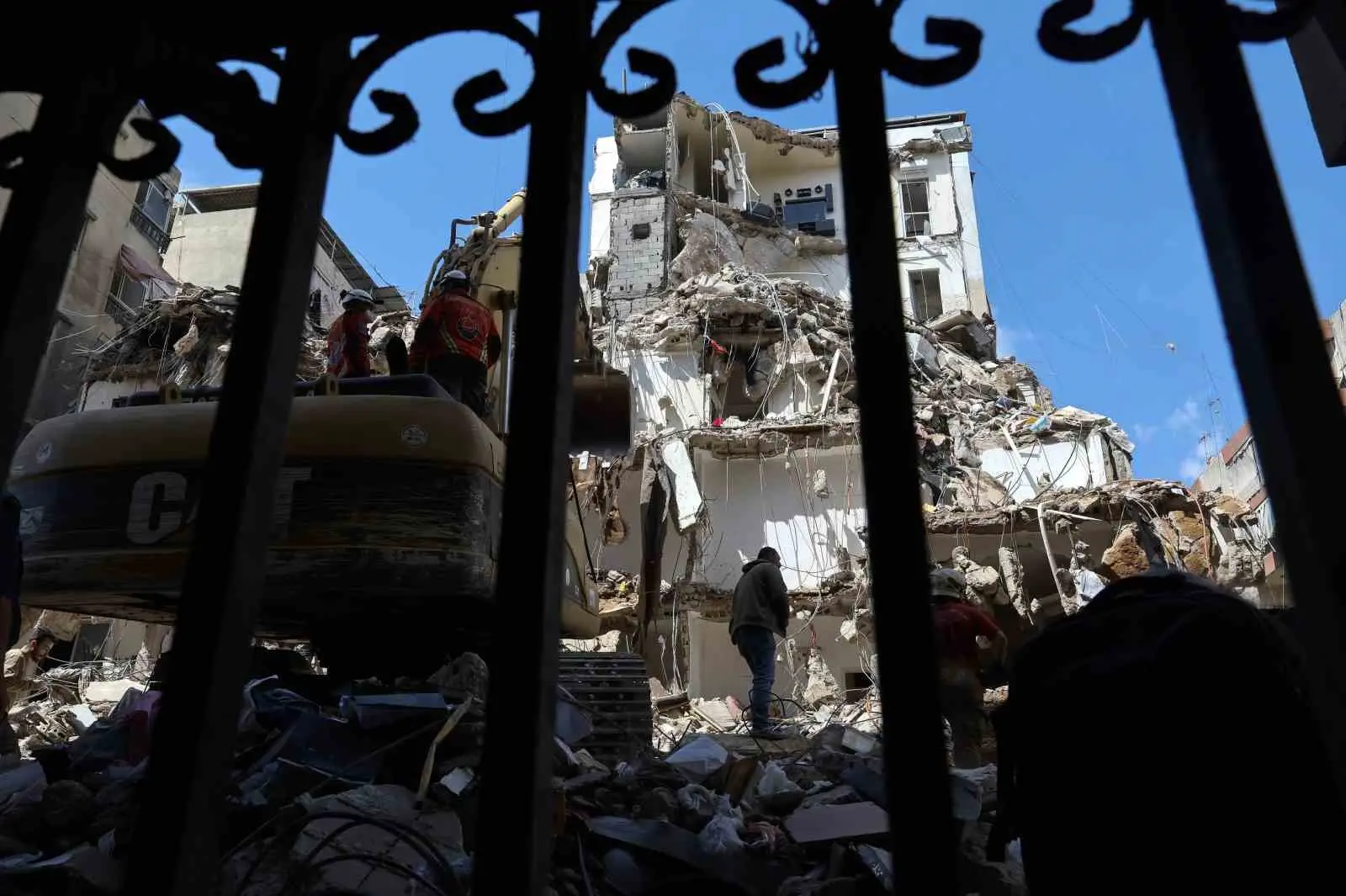 Lübnan Sağlık Bakanlığı, İsrail’in 8 Nisan Çarşamba günü Lübnan’ın çeşitli