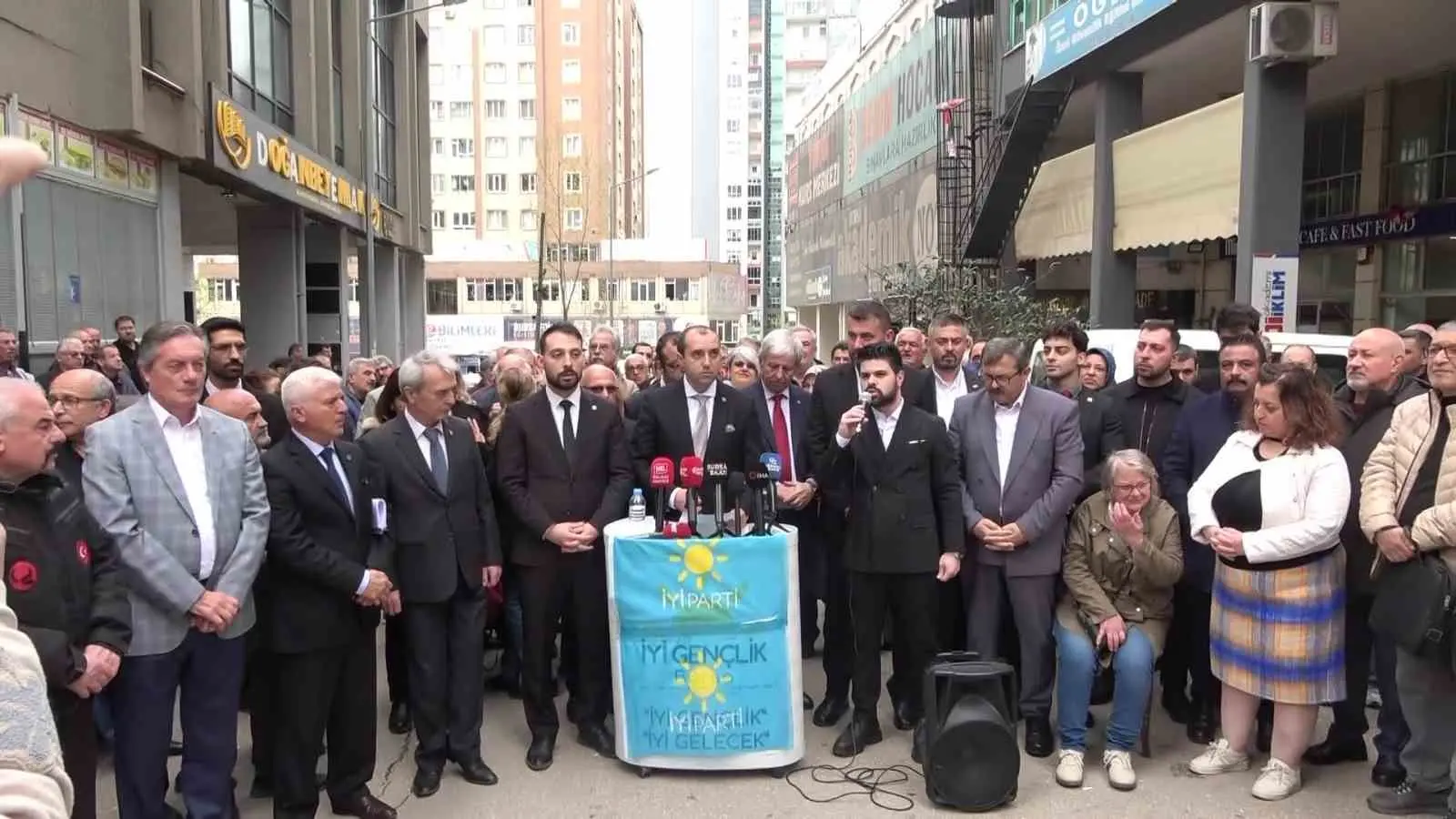 Bursa’da İYİ Parti teşkilatında yaşanan istifa ve görevden alma süreci,