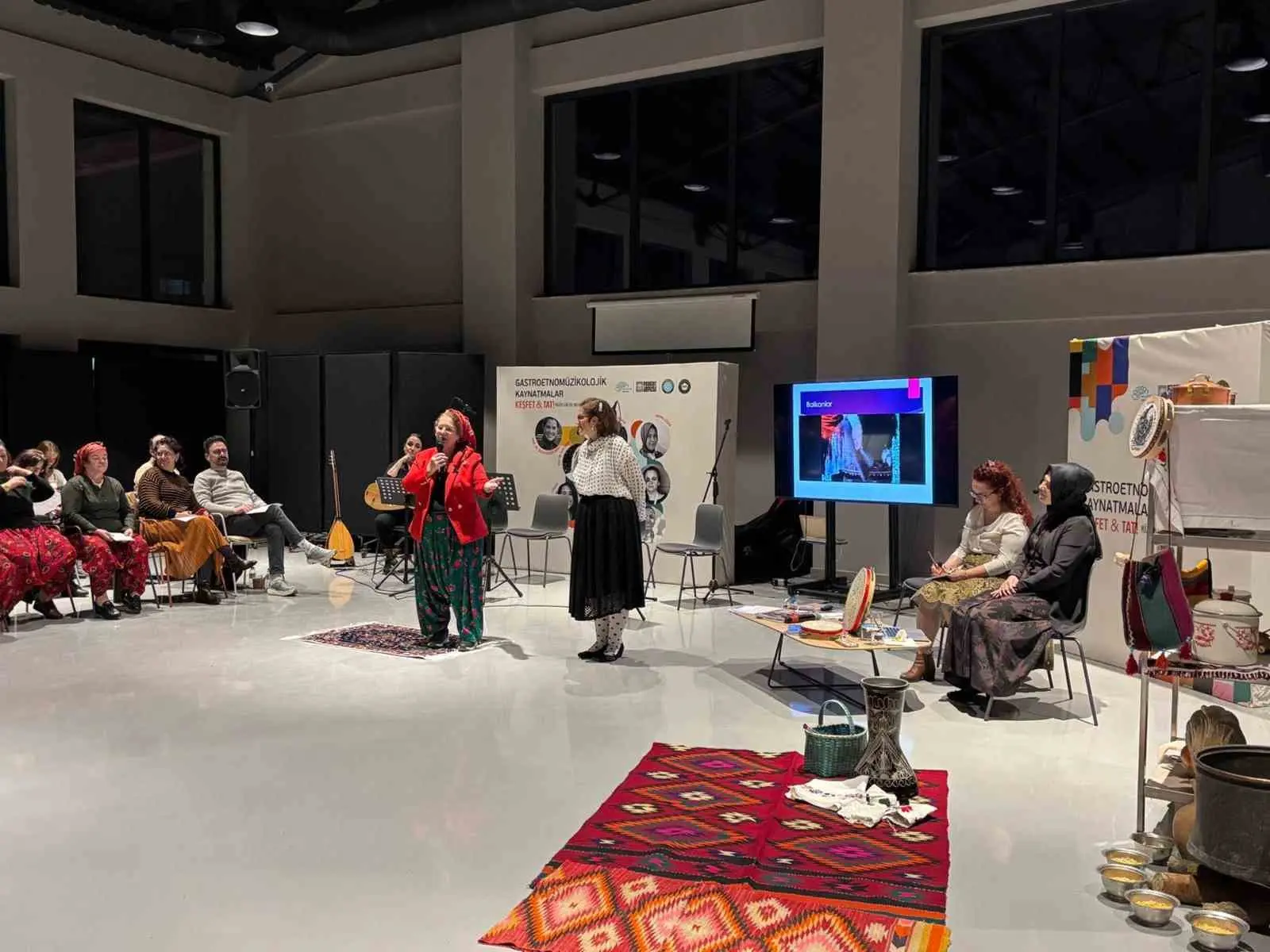 Nilüfer Belediyesi tarafından düzenlenen Gastroetnomüzikolojik Kaynatmalar etkinliğinde bu ay, baharın