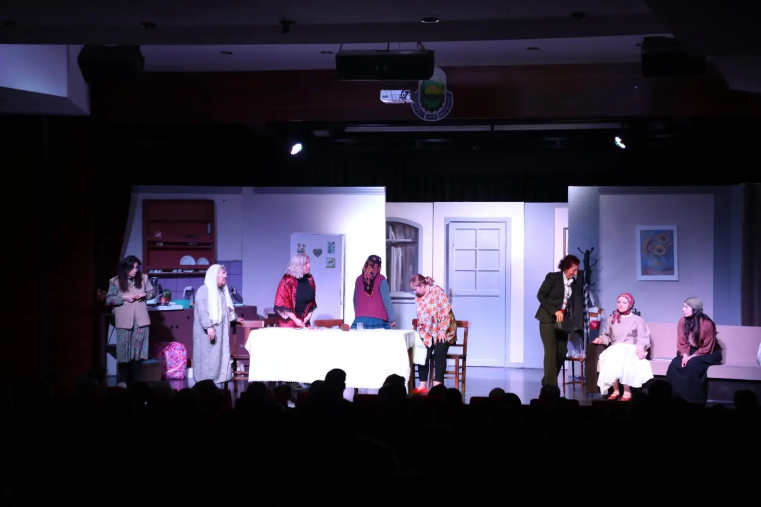 İnegöl Belediyesi Şehir Tiyatrosu’nun 22’nci gösterisi olarak bu sezon repertuarına