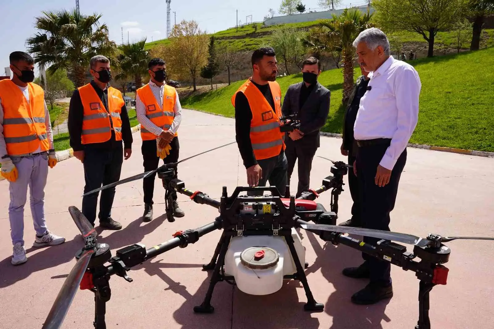 Adıyaman’ın Kahta ilçe Belediyesi, yaz ayları öncesinde sivrisinek, karasinek ve