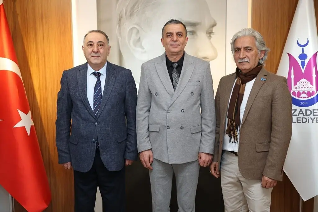 Şehzadeler ve Yunusemre kaymakamlarının Şehzadeler Belediye Başkanı Hakan Şimşek’i ziyaretinde