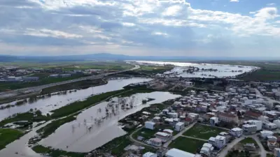 Bursa’nın Karacabey ilçesinde şiddetli yağışlar sebebiyle derelerin taşması sonucu Karacabey