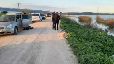 Bursa’nın Karacabey ilçesinde bir kişi, park halindeki aracının yakınında ölü