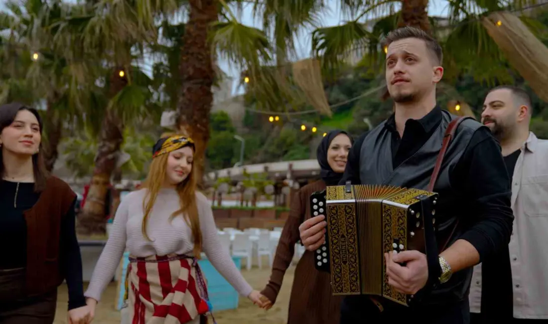 Karadeniz horonu, Erhan Engin’in armonikayı merkeze alan “Kaybana Sevdaluk” adlı