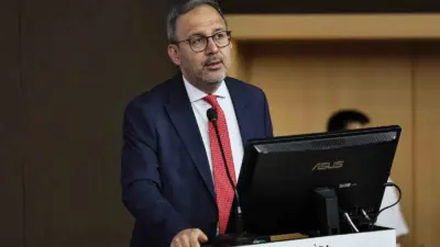 Manisa Celal Bayar Üniversitesinde geleceğin kamu yöneticilerine seslenen önceki dönem