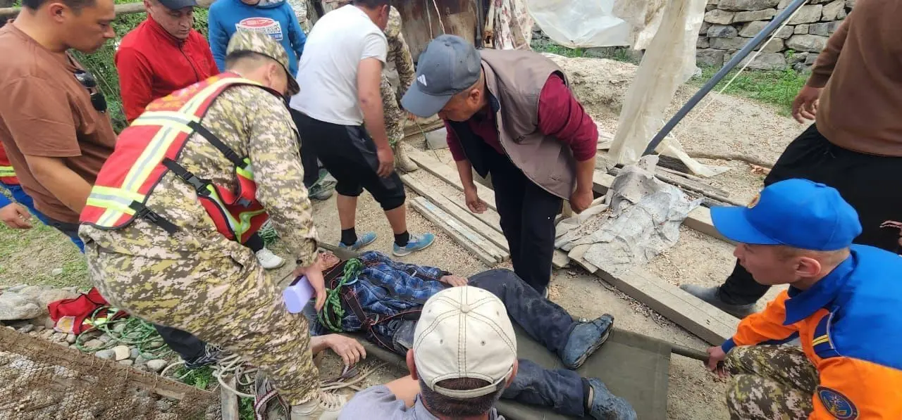 Kırgızistan’da 65 yaşındaki adam, indiği 18 metre derinliğindeki kuyuda 16