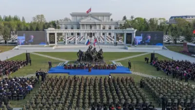 Kuzey Kore lideri Kim Jong-un ve Rusya Savunma Bakanı Andrey