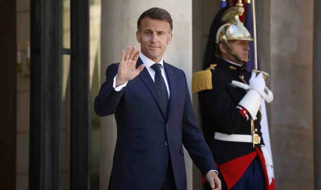 Fransa Cumhurbaşkanı Emmanuel Macron, İran Cumhurbaşkanı Mesud Pezeşkiyan ile gerçekleştirdiği