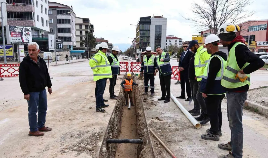 Amasya’nın Merzifon ilçesinde uygulanan içme suyu hattı projesinde boru döşeme