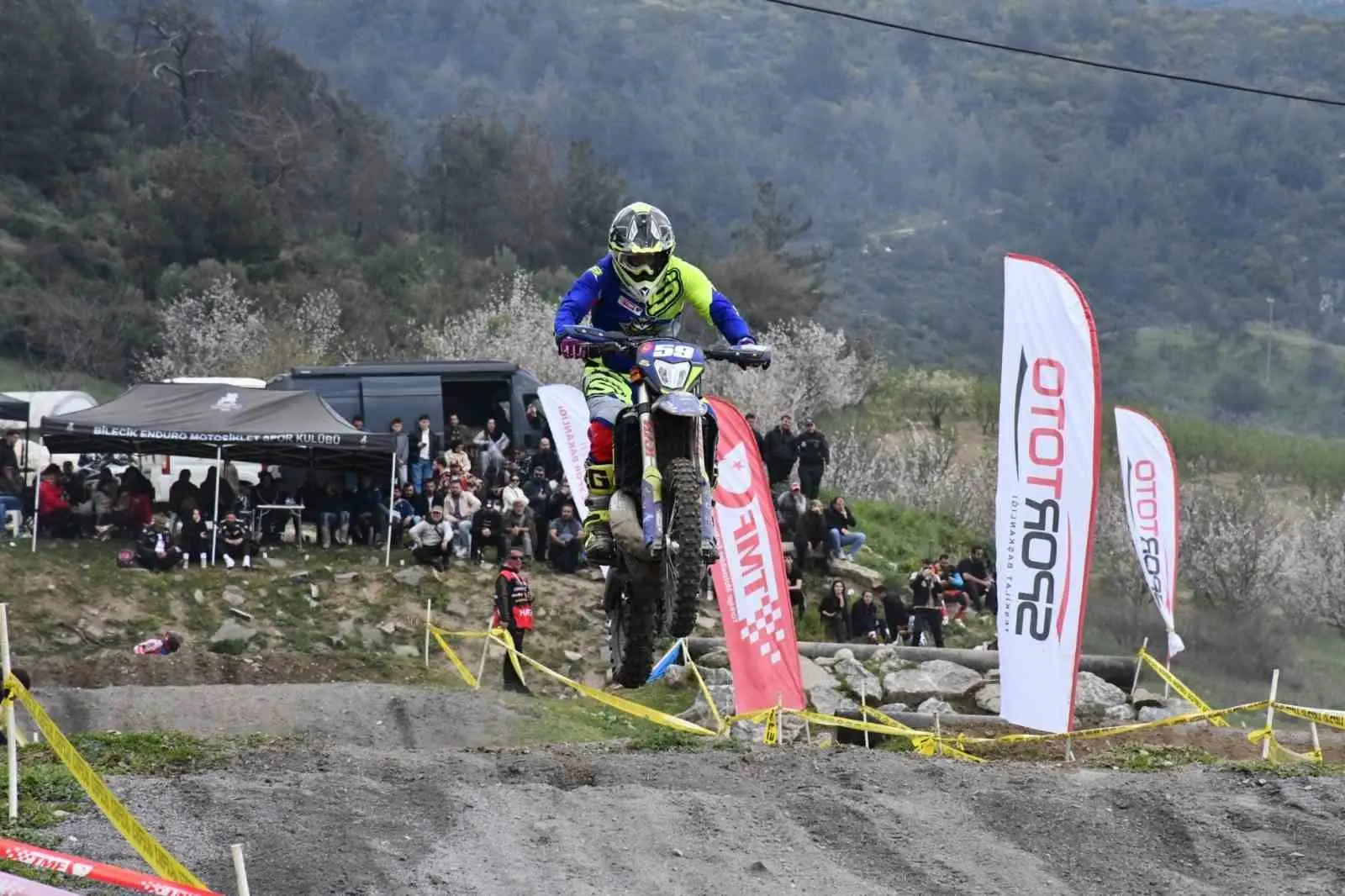Türkiye Süper Enduro Şampiyonası’nda sezonun açılış yarışları İznik’te yapıldı. Türkiye