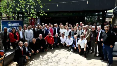 Antalya’da Muratpaşa Belediye Başkanı Ümit Uysal, Engelsiz Kafe’de düzenlenen Muhtarlar