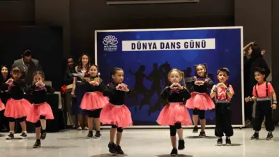 Nilüfer Belediyesi, Dünya Dans Günü’nü birbirinden renkli performanslarla kutladı. Farklı