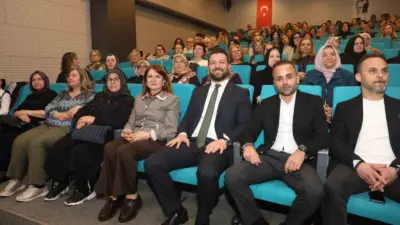 Nilüfer Belediyesi’nin ev sahipliğinde düzenlenen eğitimde konuşan Sürdürülebilirlik Profesyoneli Samet