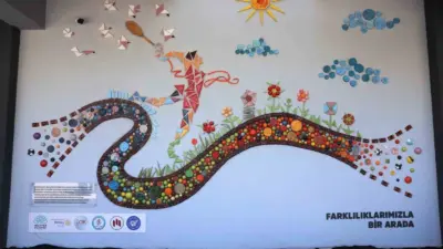 Bursa’da Nilüfer Belediyesi tarafından hayata geçirilen ‘Seramik Dayanışma Duvarı’, düzenlenen