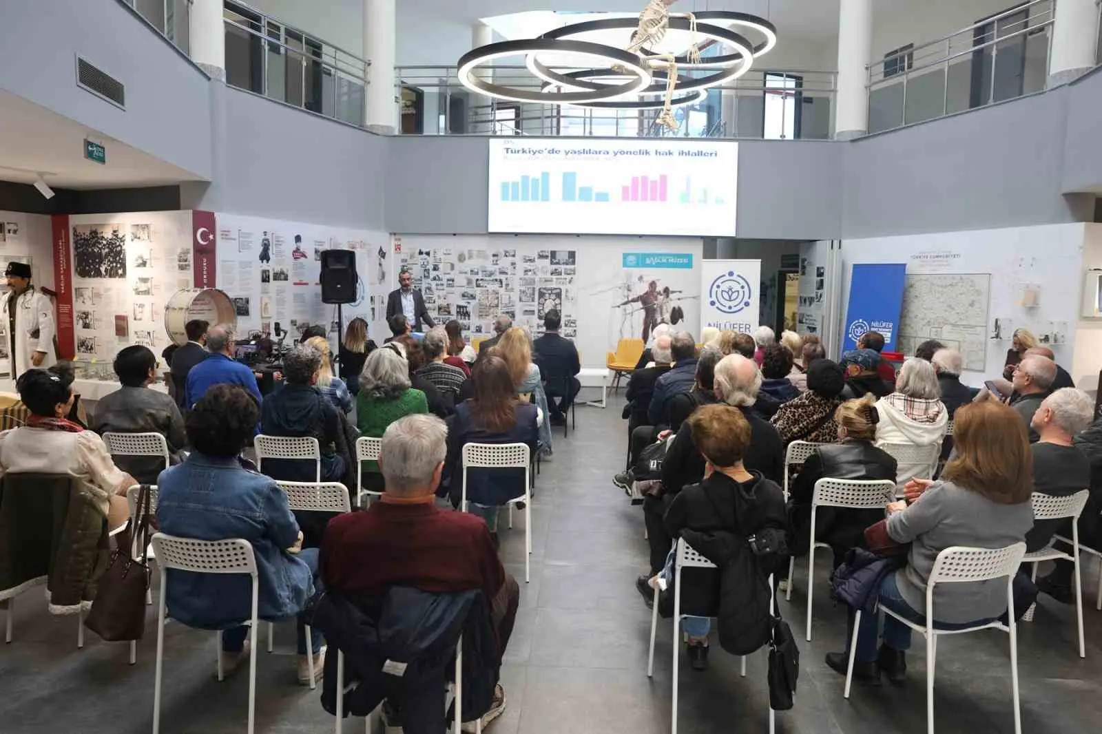Nilüfer Belediyesi tarafından düzenlenen “Türkiye’de Yaşlanma Politikaları” etkinliğinde, Türkiye’nin hızla