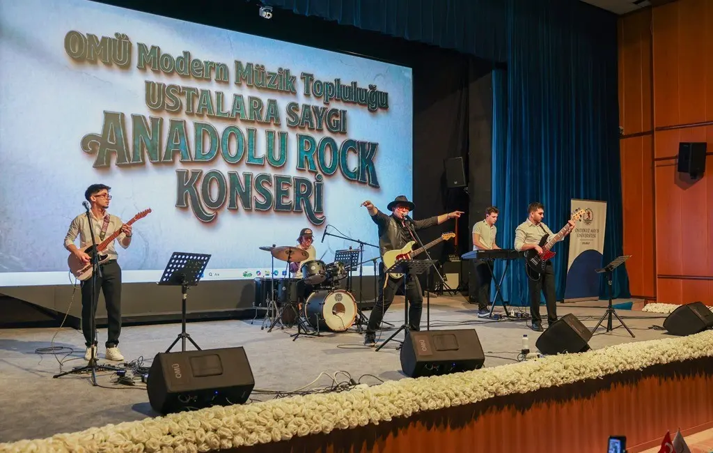 Ondokuz Mayıs Üniversitesi (OMÜ) bünyesinde, OMÜ Modern Müzik Topluluğu ile